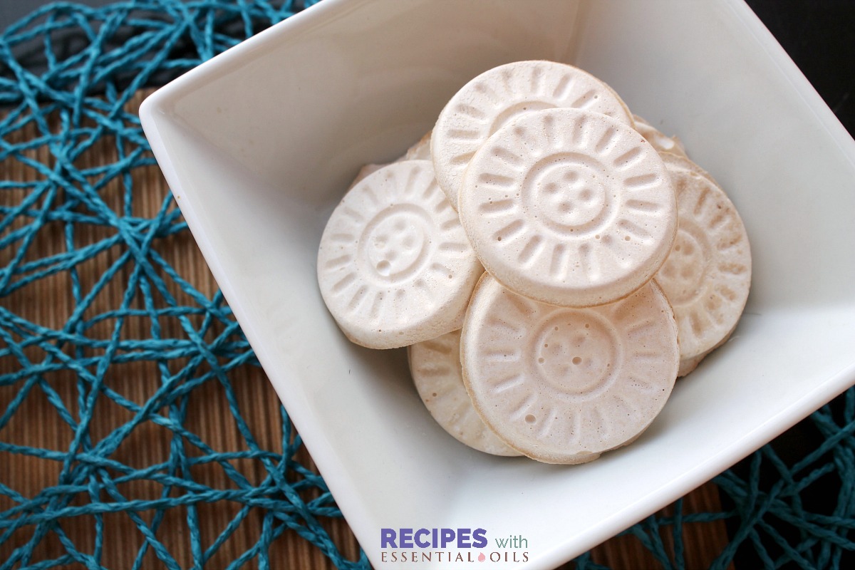Freshen your home naturally with these easy Deodorizing Disks from RecipeswithEssentialOils.com