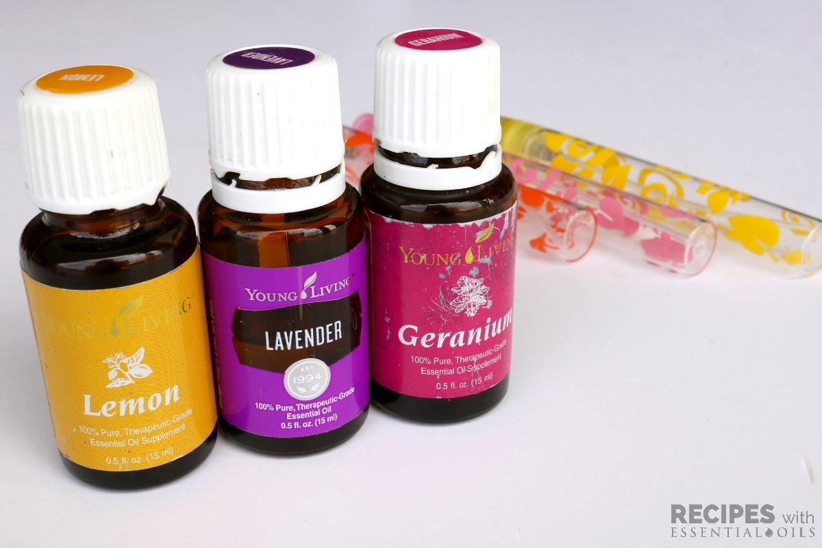 4 Floral Essential Oil Perfume Sprays from RecipeswithEssentialOils.com