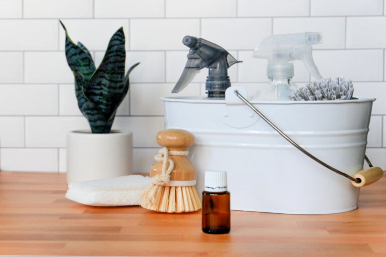 8 Natural Ways to Freshen Your Home Recipes with Essential Oils