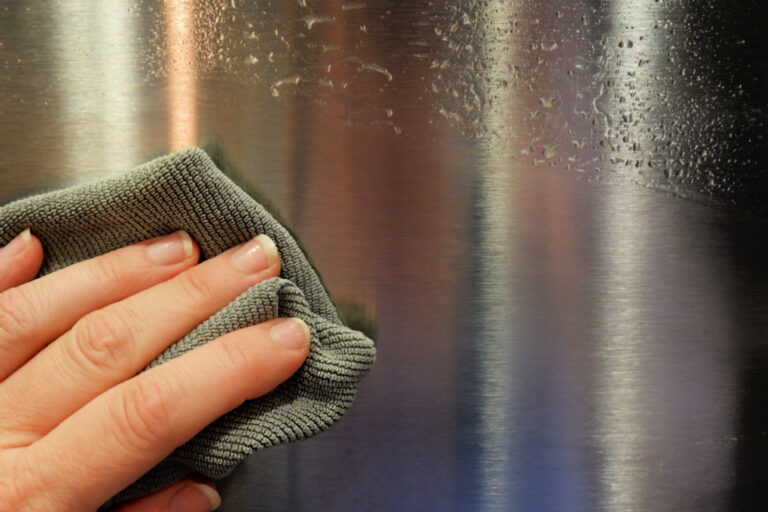 Natural DIY Stainless Steel Cleaner Recipes with Essential Oils